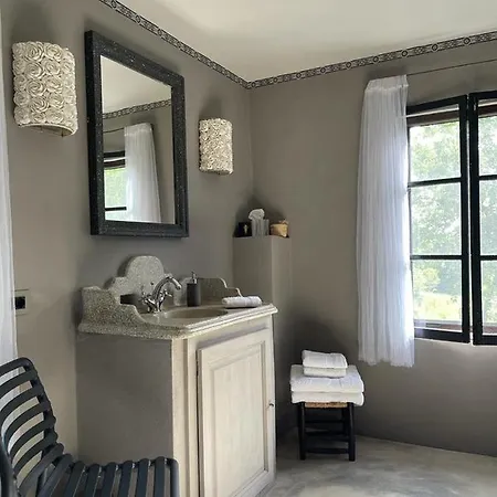 Leopardi Couette-café Vignale (Parma)