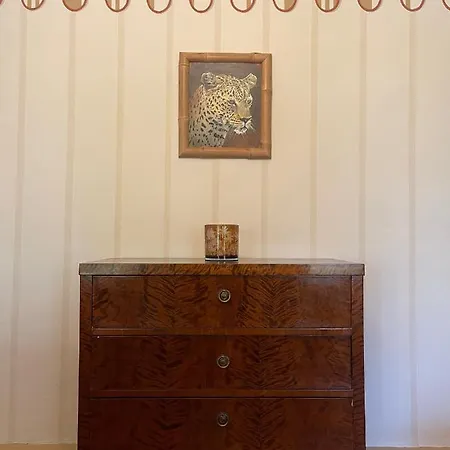 Leopardi Bed and Breakfast 3*